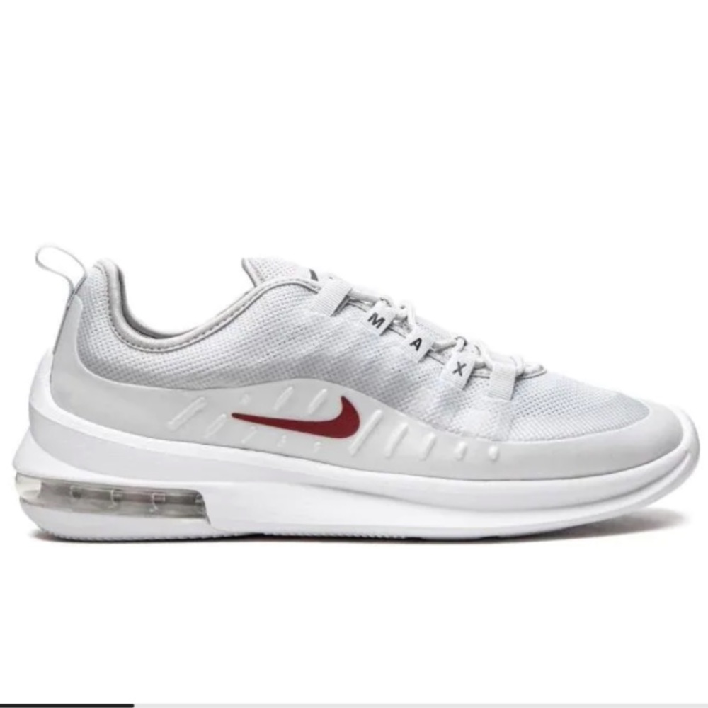 Nike Air Max Axis - New - Women size 7.5